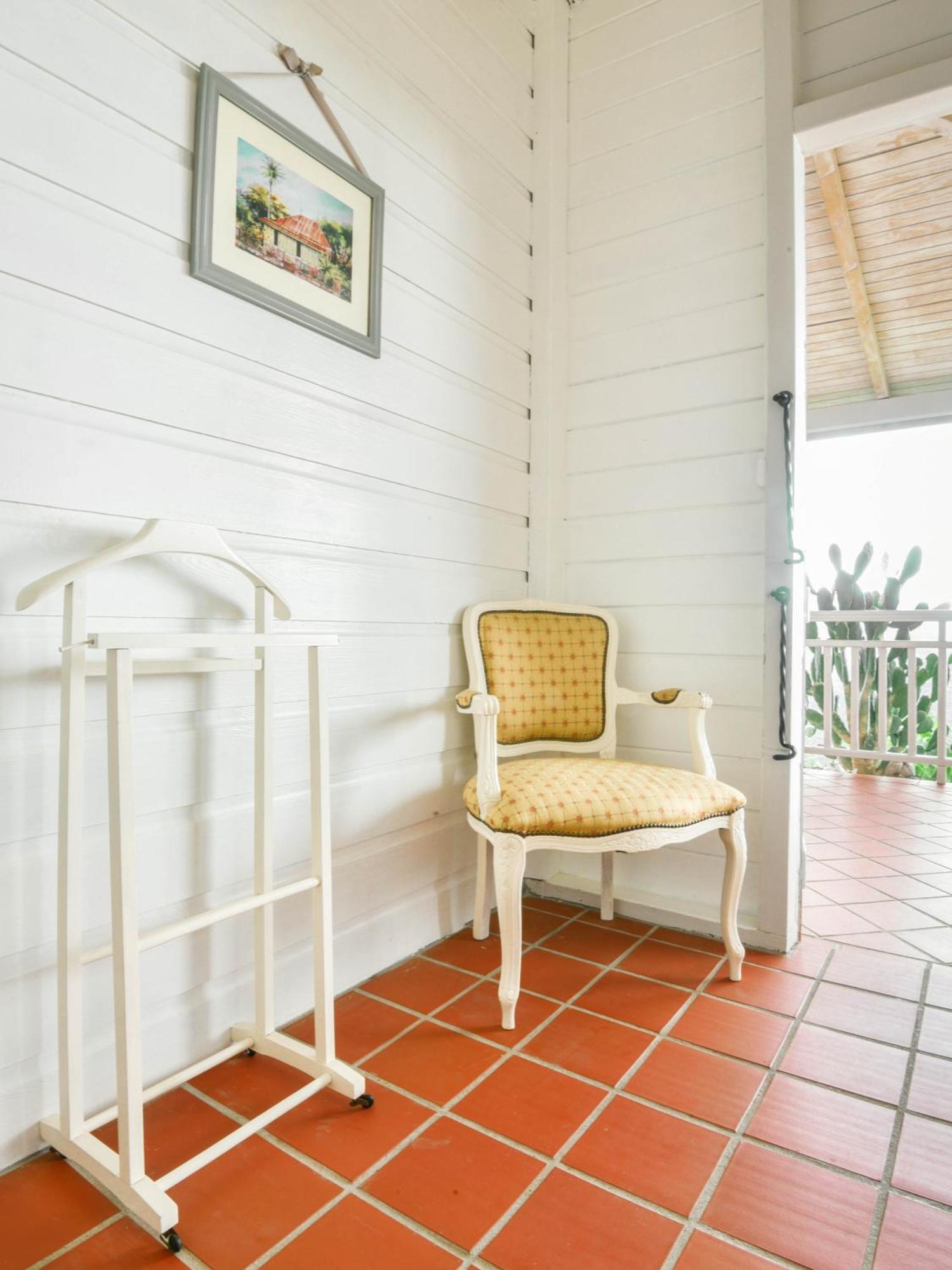 Beausejour Guest House Pointe-Noire Esterno foto
